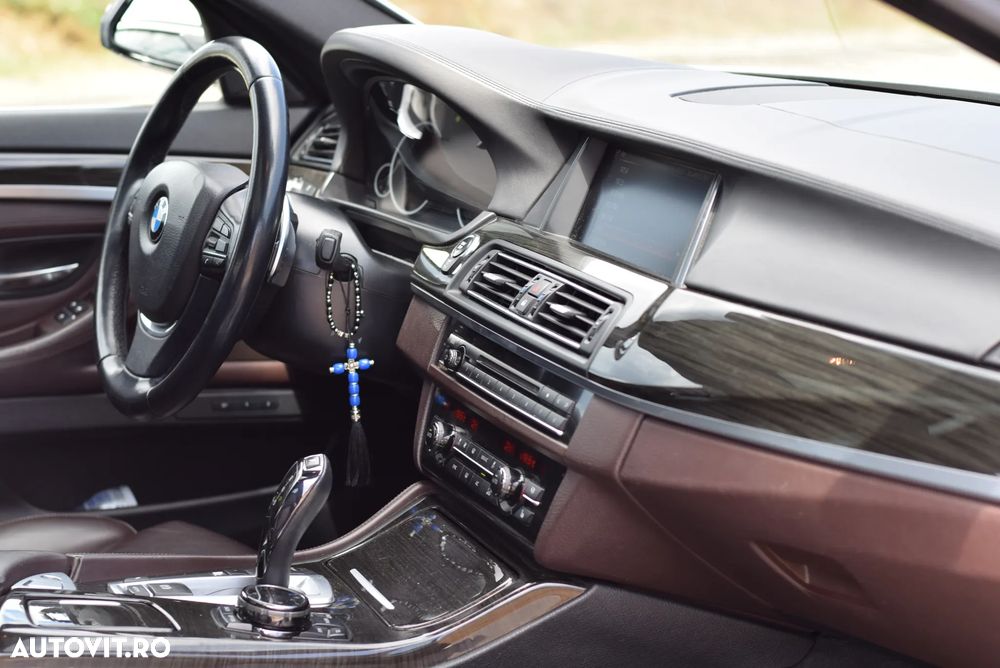 BMW Seria 5 520d Aut. Luxury Line - 6