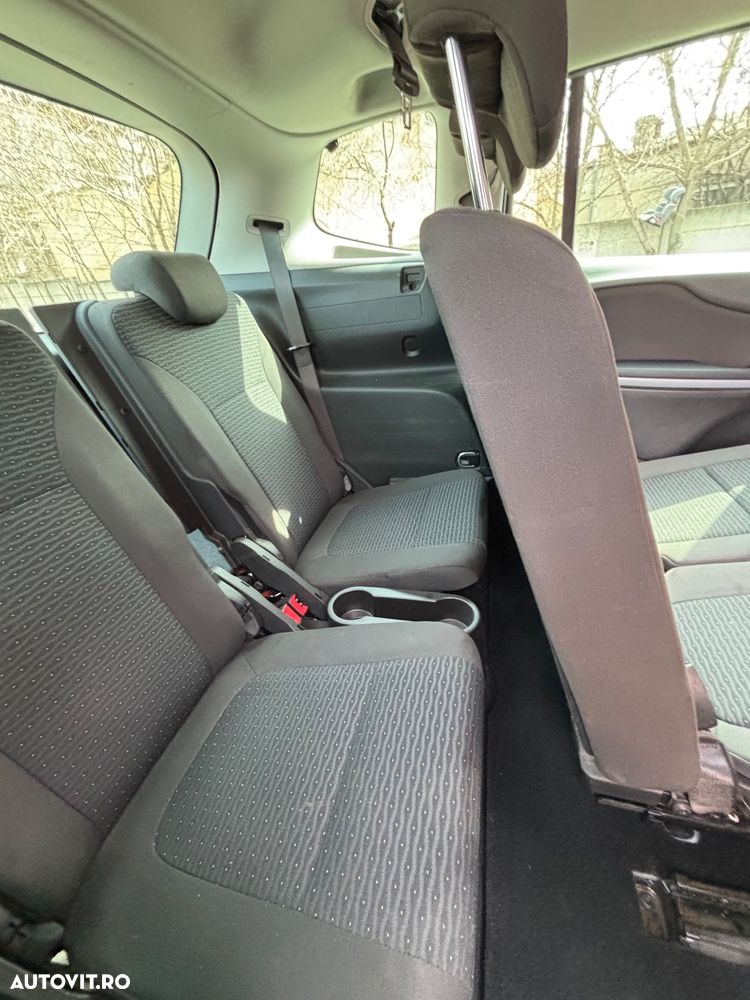 Opel Zafira - 20