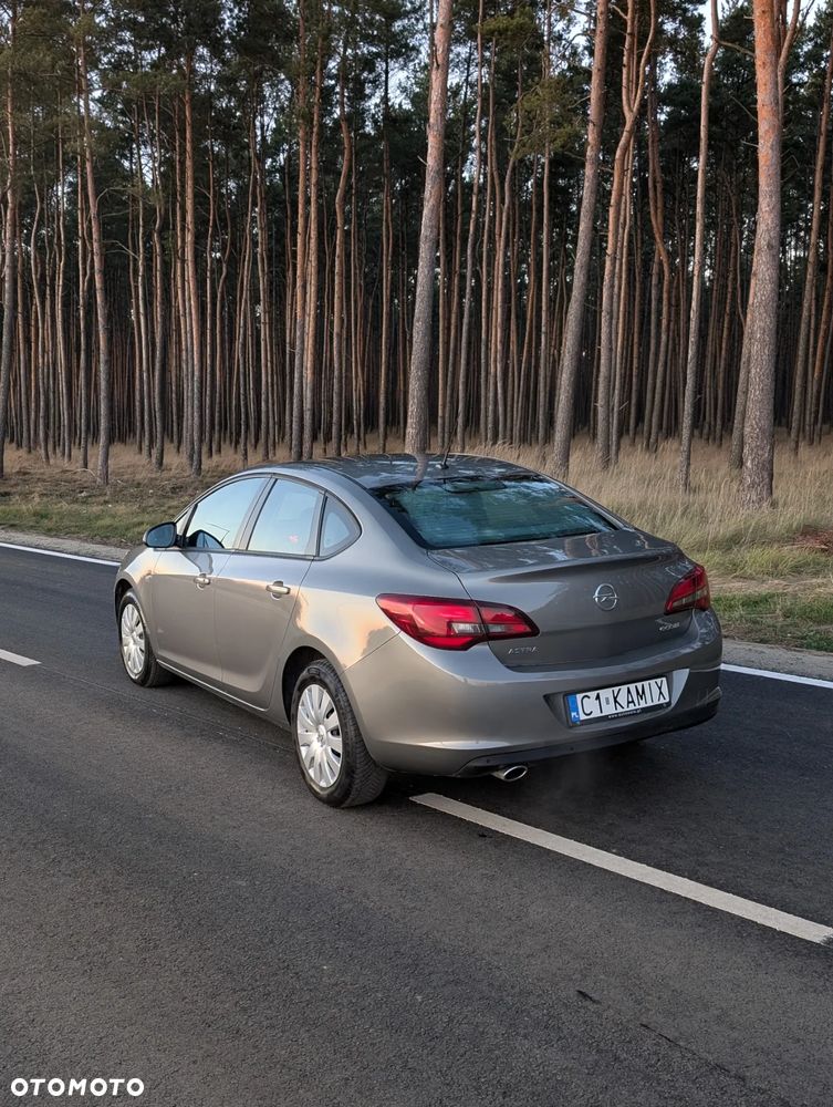 Opel Astra 1.4 T Enjoy EU6 - 4