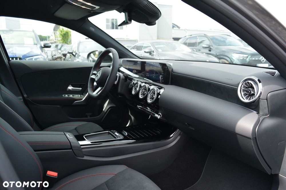 Mercedes-Benz Klasa A 200 AMG Line 7G-DCT - 18