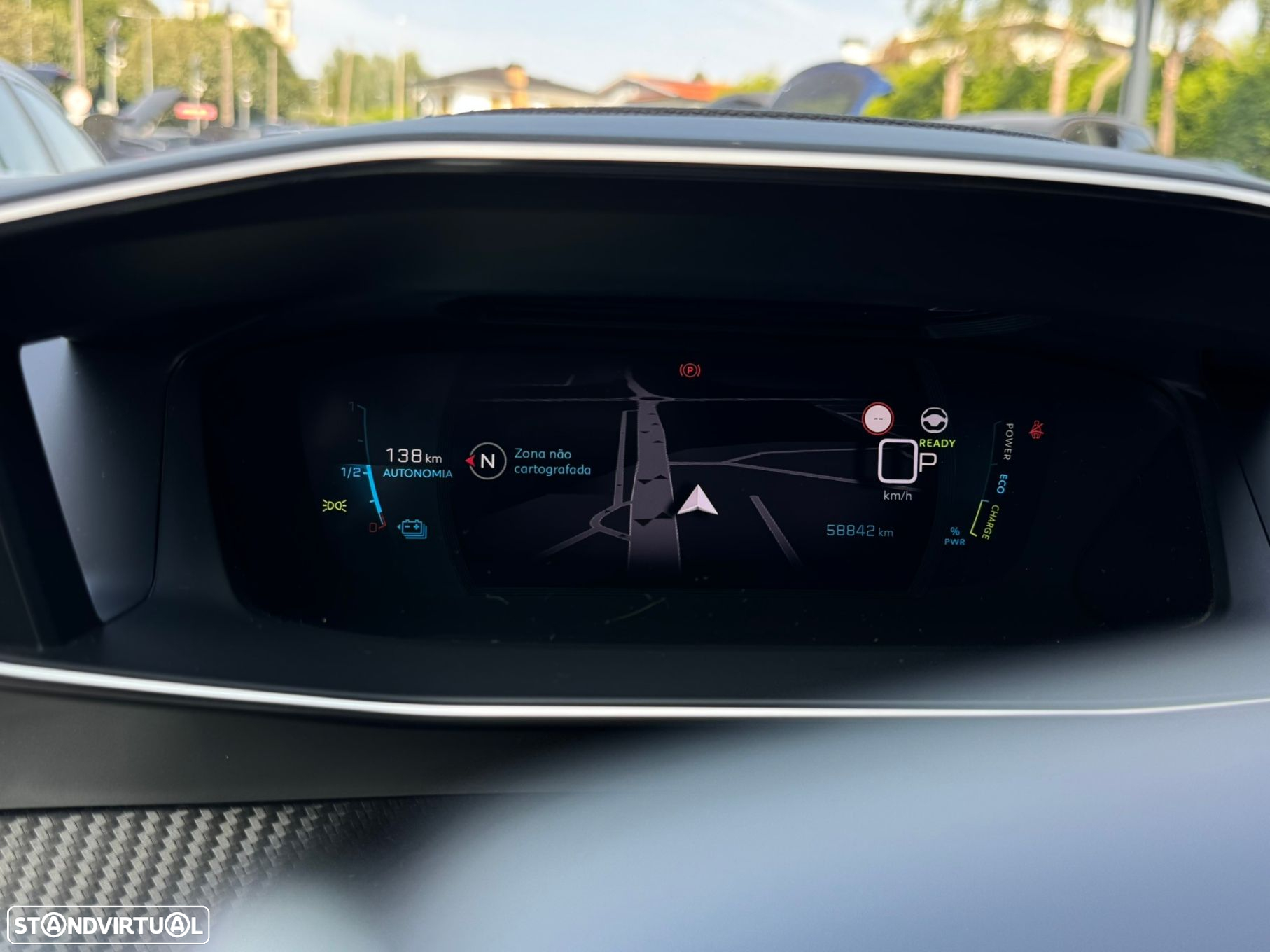 Peugeot e-2008 50 kWh GT - 31