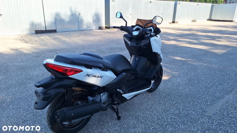 Yamaha X-max - 12