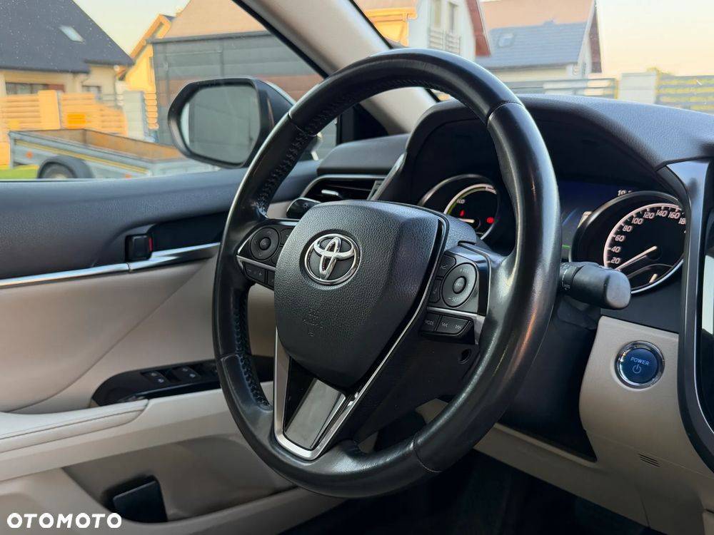 Toyota Camry 2.5 Hybrid Executive CVT - 26