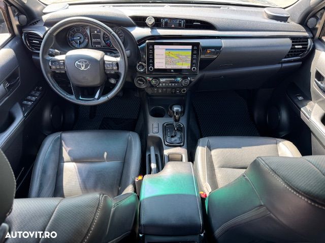 Toyota Hilux 2.8D 204CP 4x4 Double Cab AT Invincible - 10