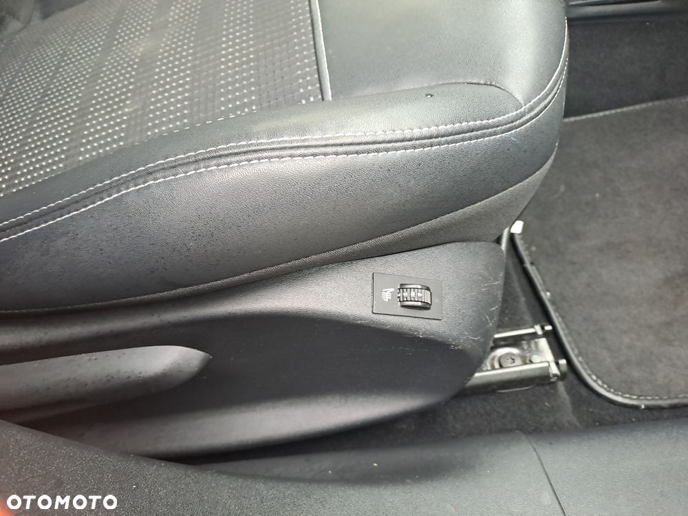 Peugeot 2008 BlueHDi FAP 120 STOP & START Crossway - 13
