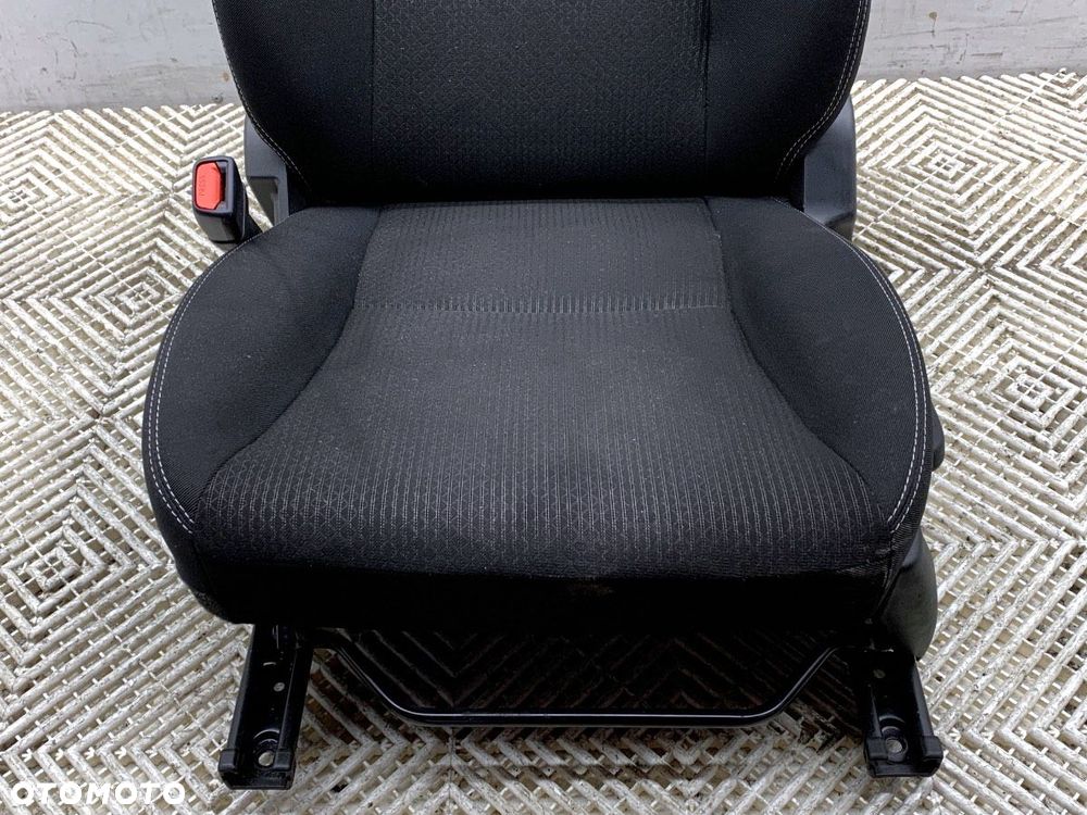 FOTEL LEWY PRZÓD  SUZUKI SX4 S-CROSS (JY) 2013 - 2022 1.4 Hybrid (Mild Hybrid) (AKK 414) 95 kW [129 - 3