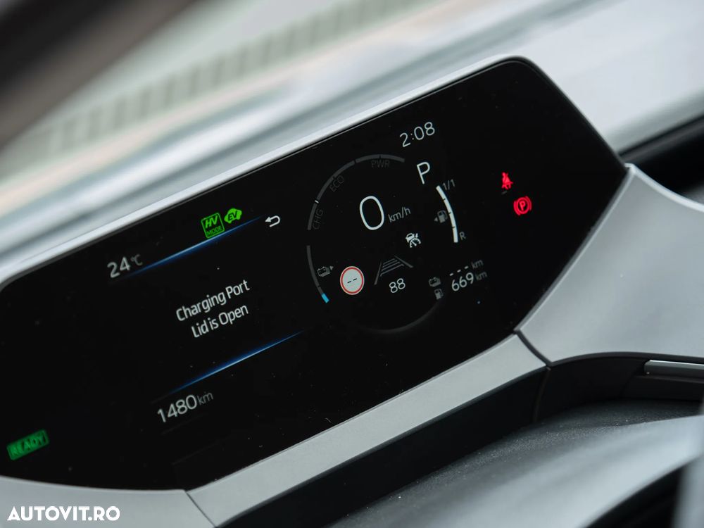 Toyota Prius ver-2-0-fwd-phev-dynamic - 12