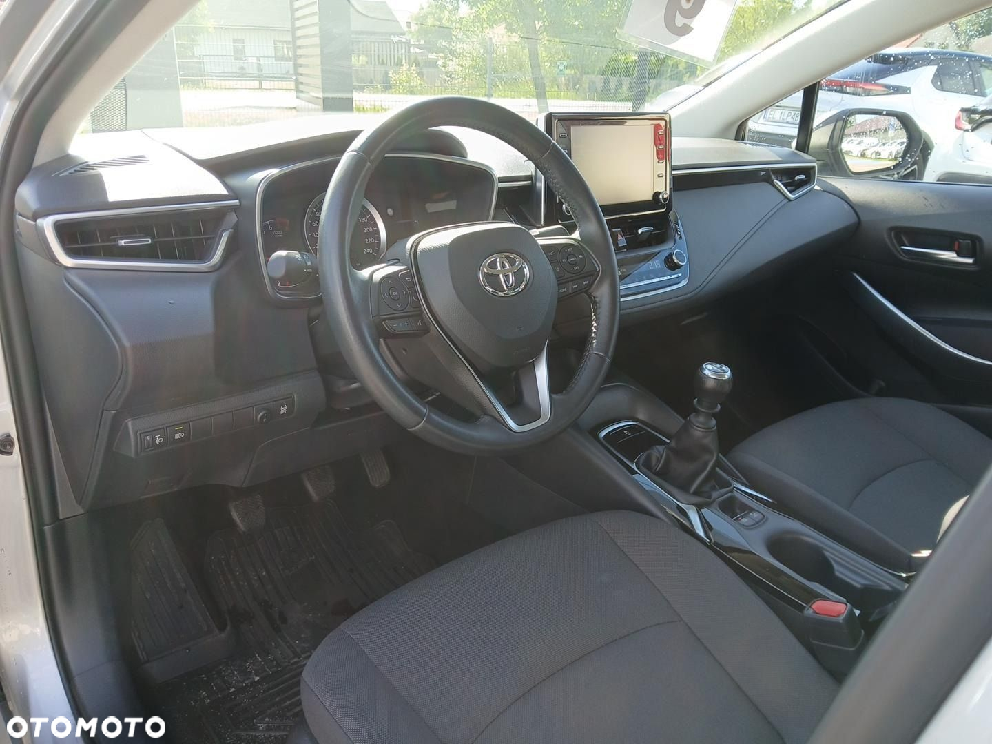 Toyota Corolla - 13