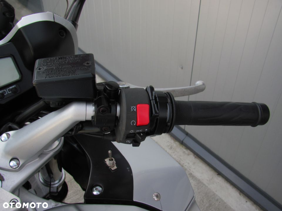 Yamaha FJR - 13