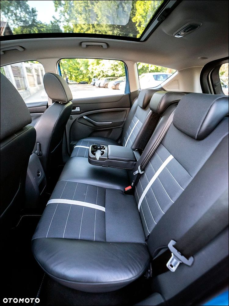 Ford Kuga - 33