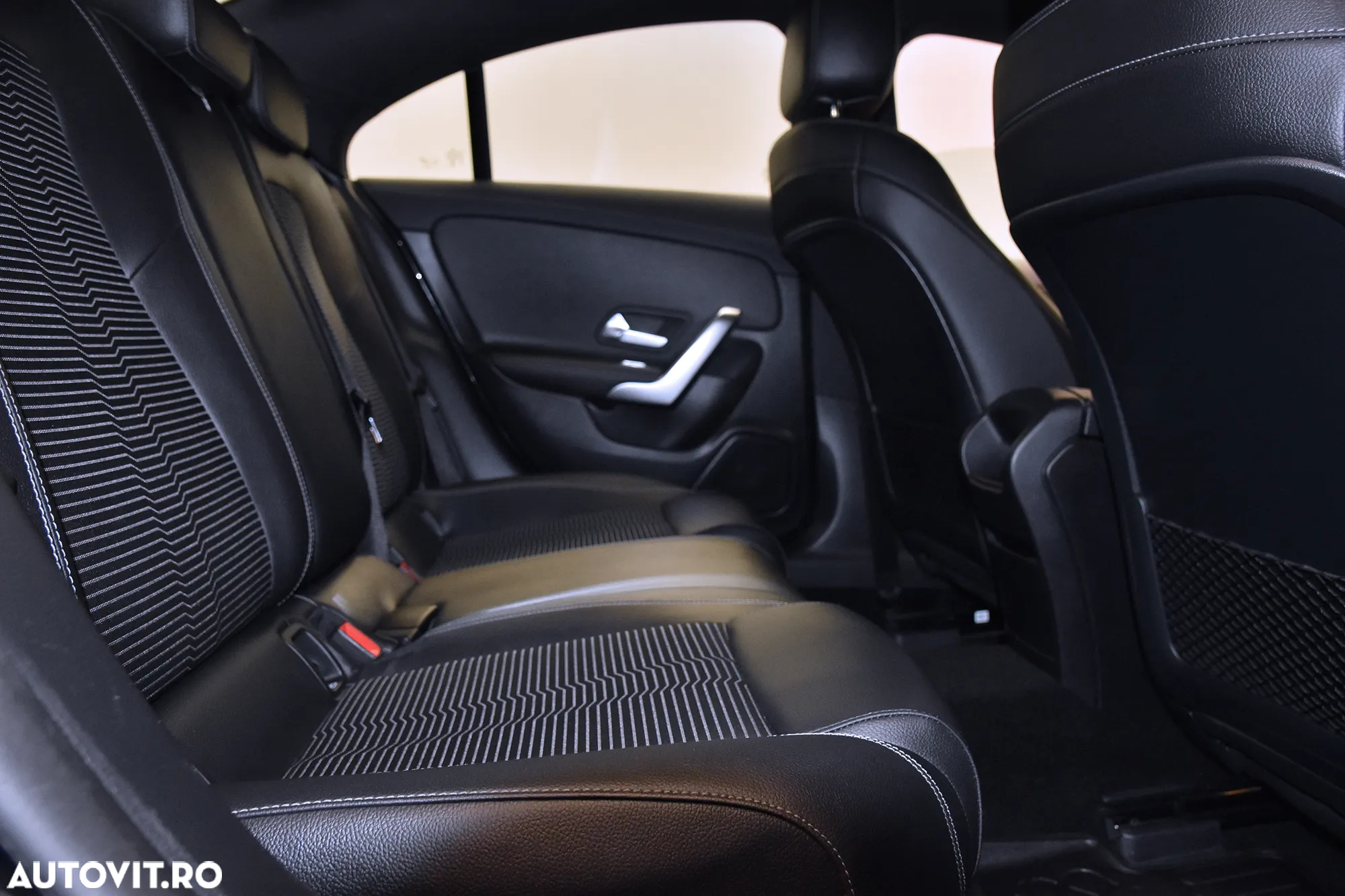 Mercedes-Benz CLA 200 7G-DCT - 12