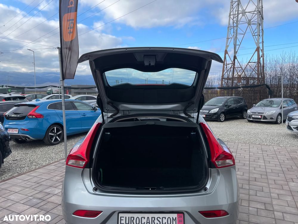 Volvo V40 - 16