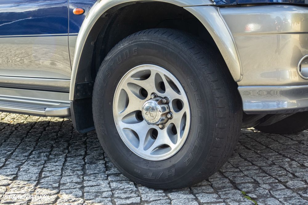 Mitsubishi Pajero Sport 2.5 TD GLS - 14