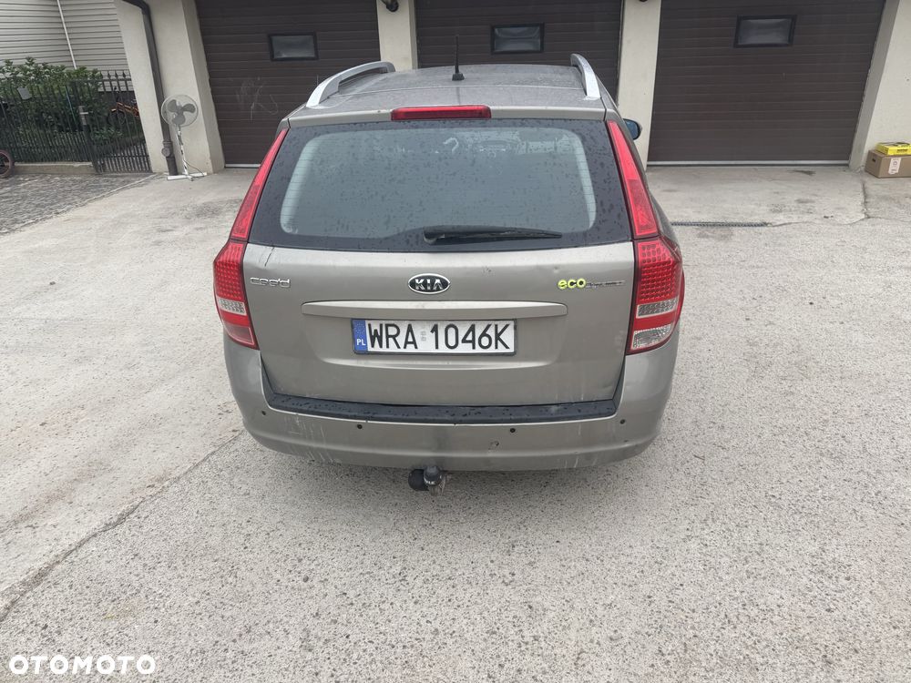 Kia Ceed - 4