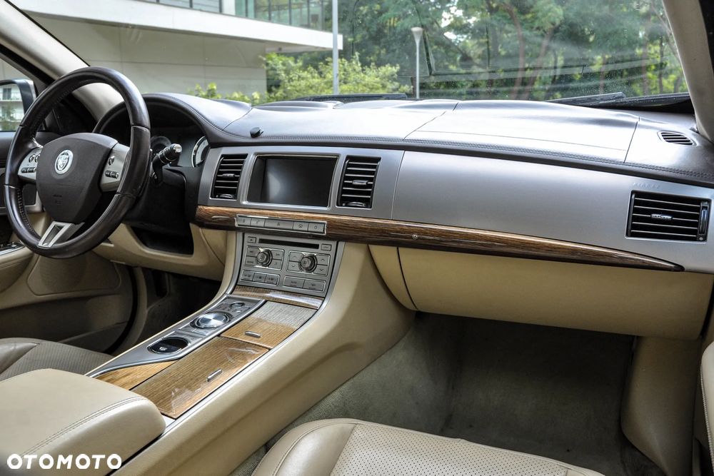 Jaguar XF 3.0 V6 D S Premium Luxury - 10