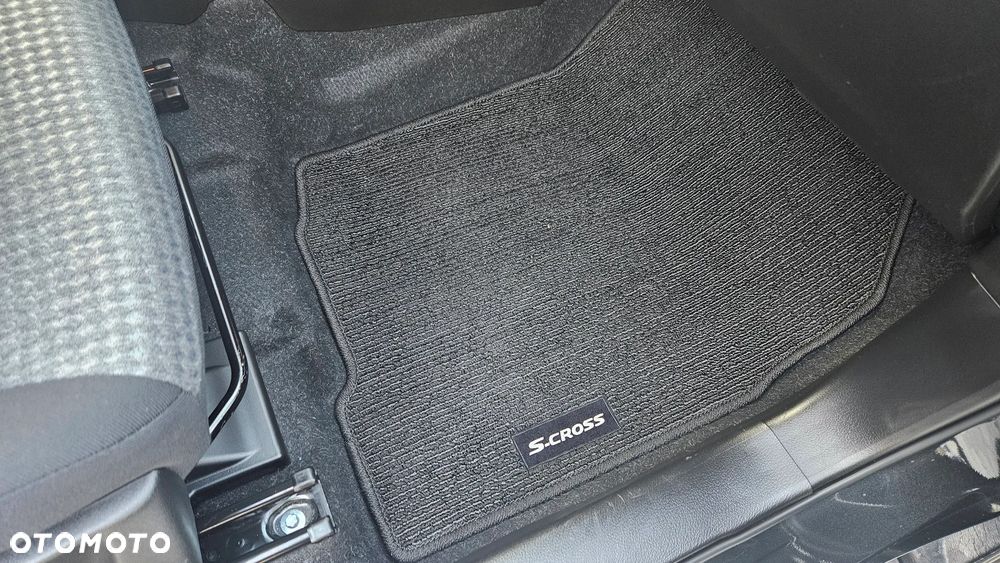 Suzuki S-Cross - 22