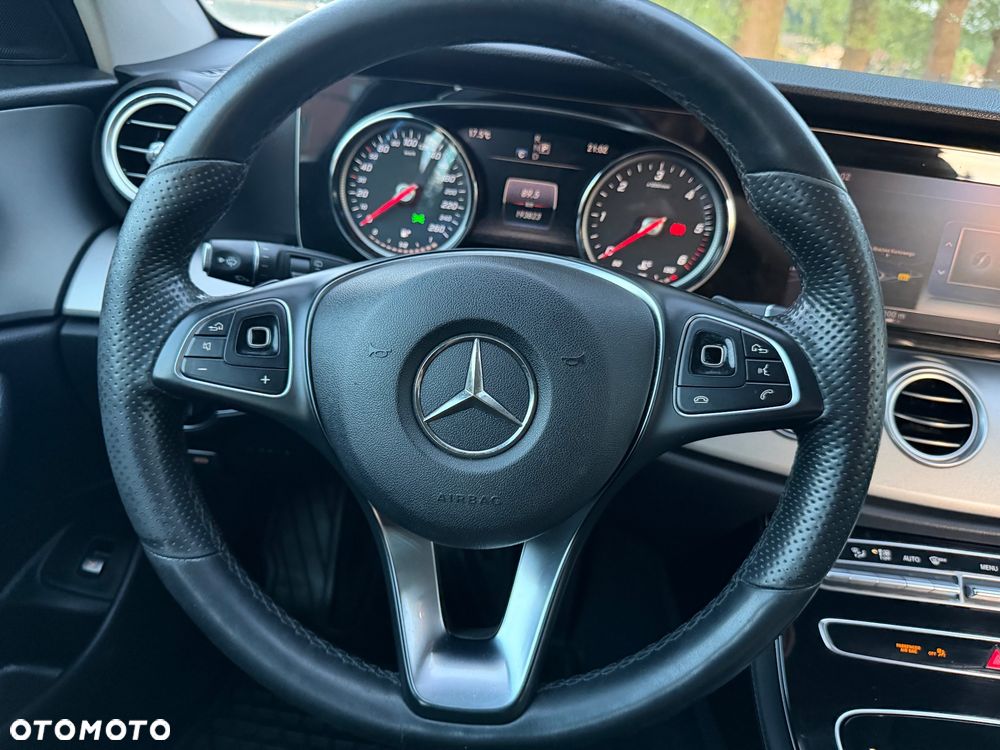 Mercedes-Benz Klasa E 220 d 9G-TRONIC - 14