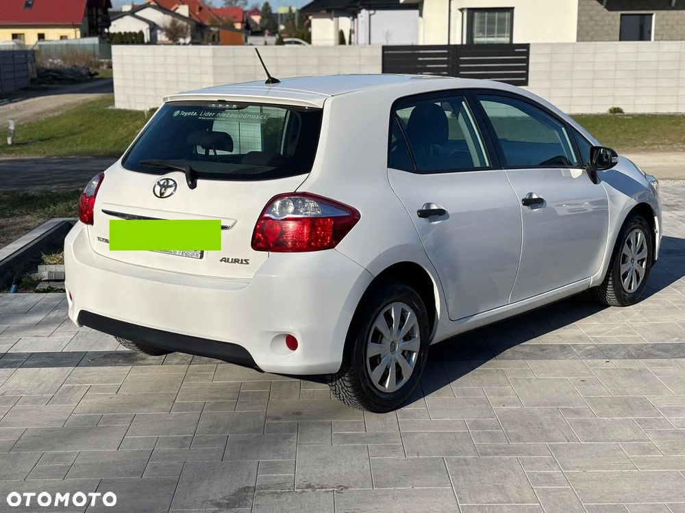 Toyota Auris 1.4 D-4D Luna EU5 - 8