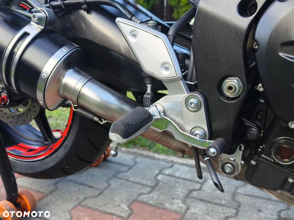 Yamaha FZ - 12