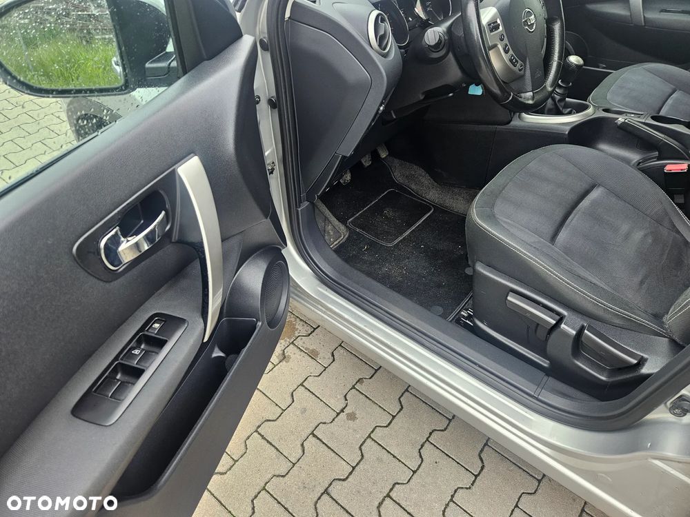 Nissan Qashqai 2.0 dCi DPF acenta - 9