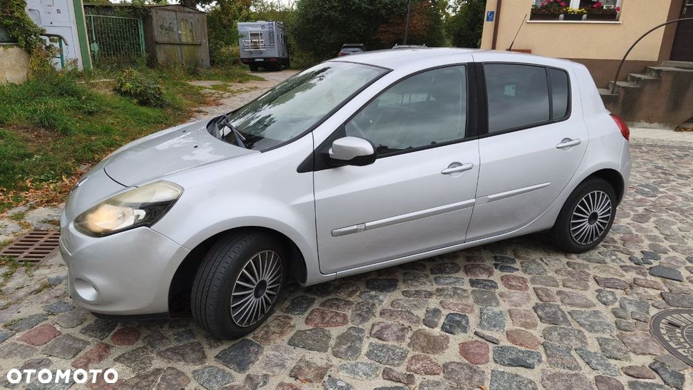 Renault Clio - 16