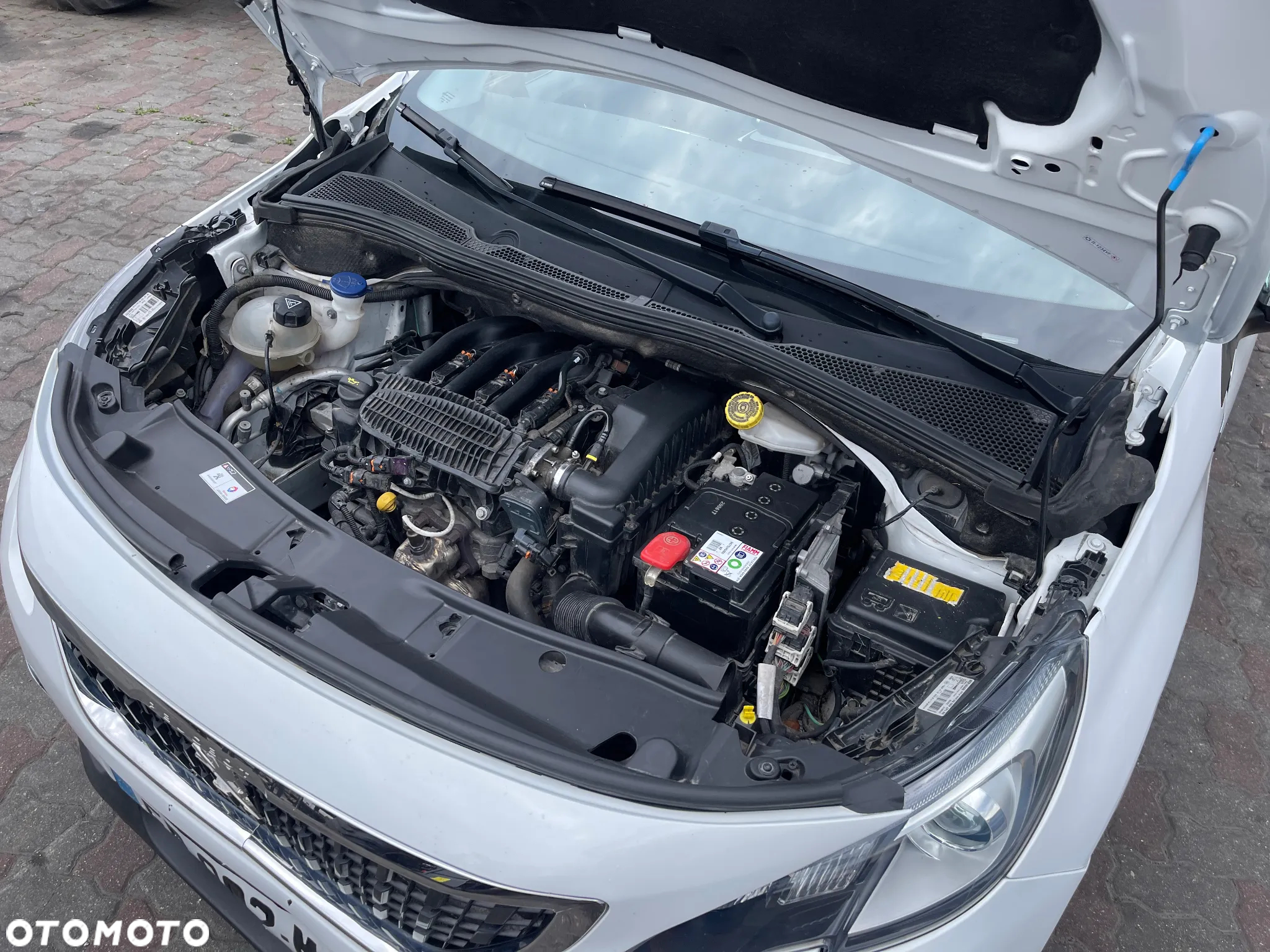 Peugeot 2008 1.2 Pure Tech Style - 36