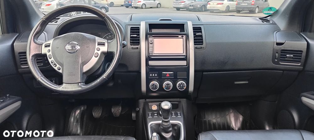 Nissan X-Trail 2.0 dCi 4x4 DPF Platinum - 29