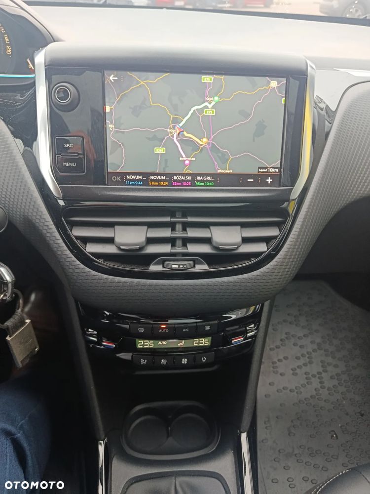 Peugeot 2008 1.2 Pure Tech GPF Allure S&S - 8