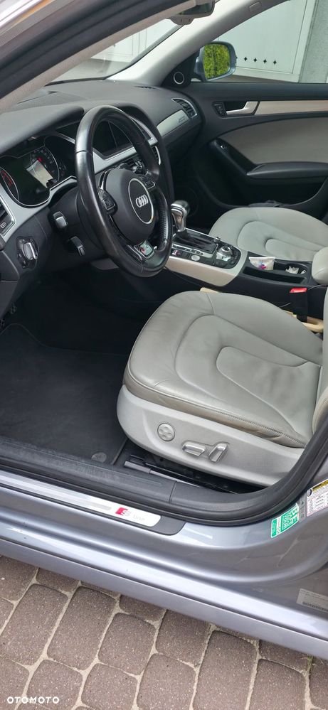 Audi A4 Limousine - 14