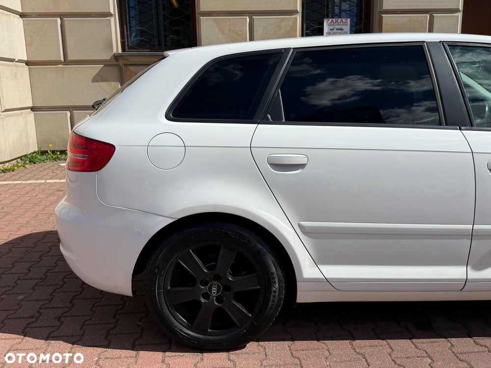 Audi A3 Sportback 1.4 TFSI Ambiente - 28