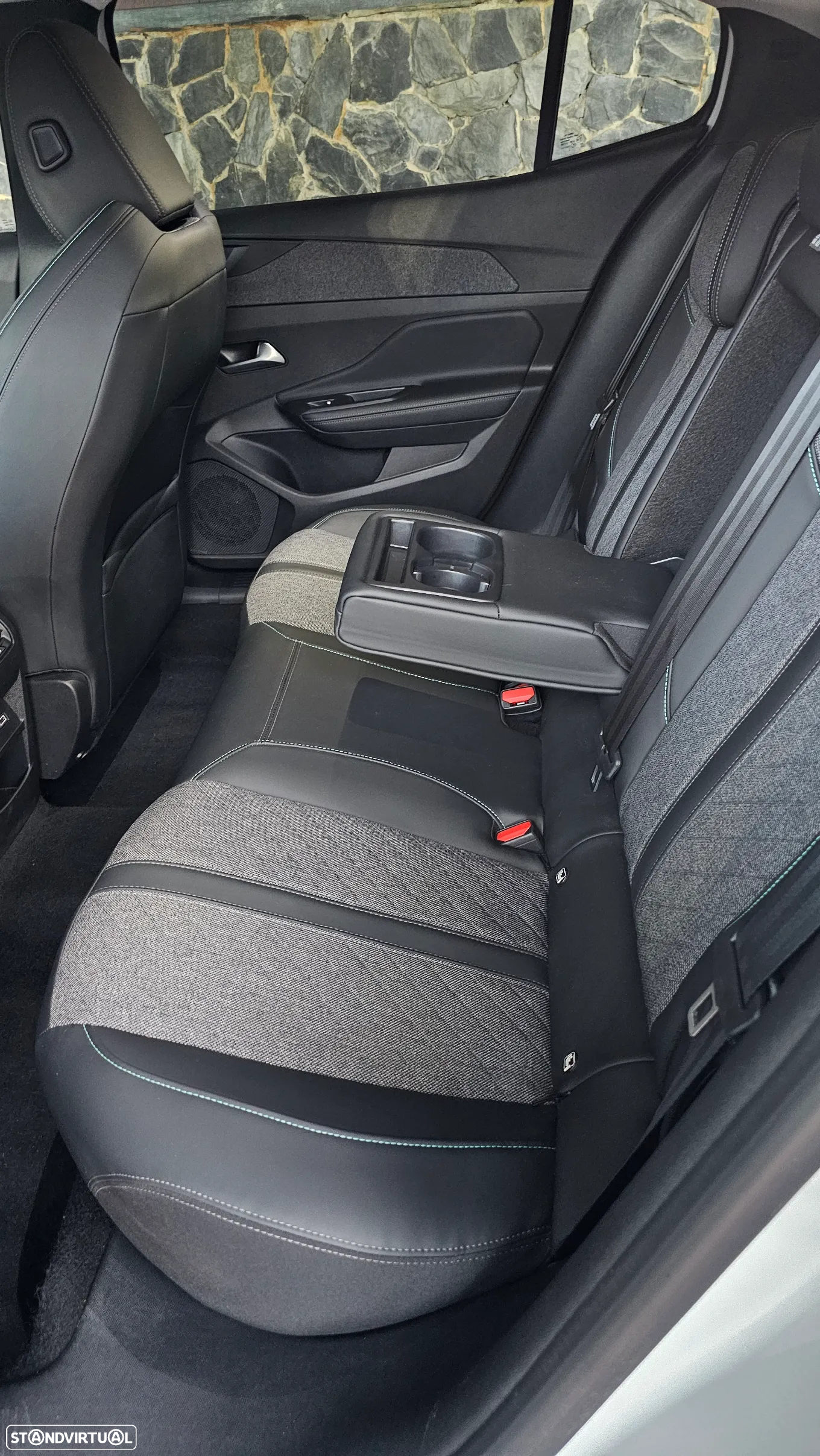 Peugeot 408 PureTech 130 EAT8 Allure Pack - 20