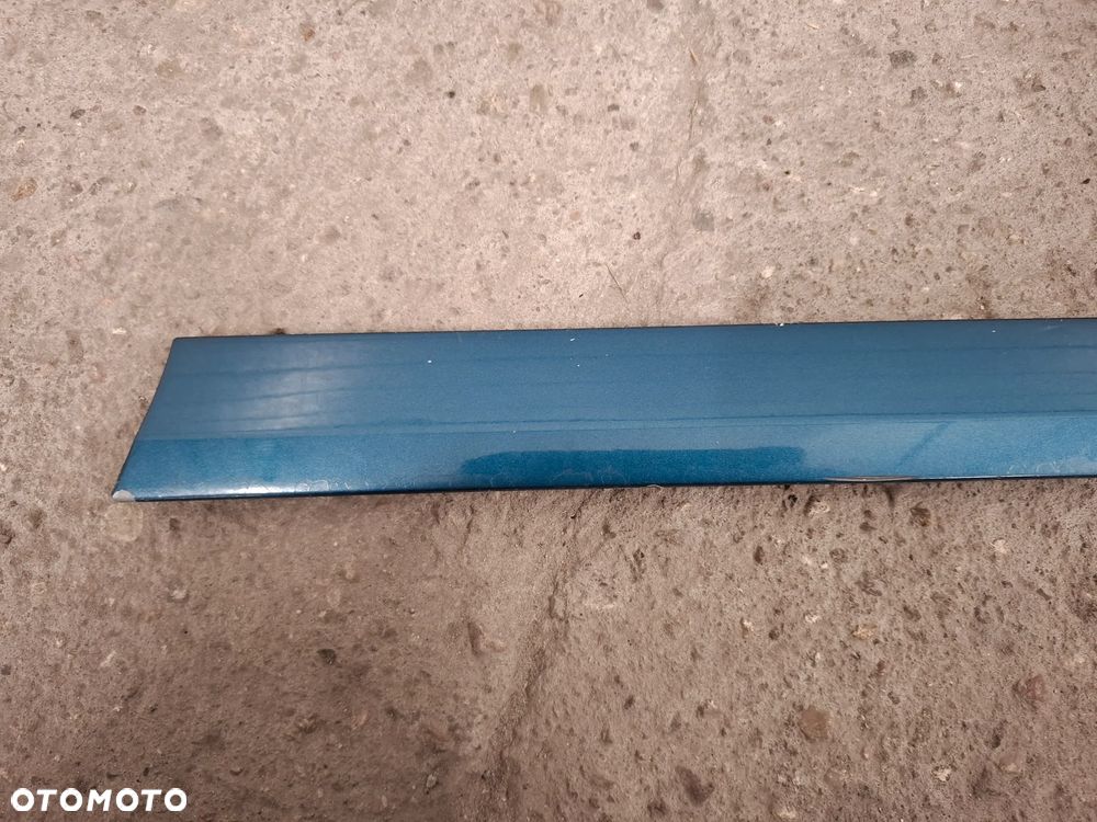Listwa Drzwi Drzwiowa Prawy Przód Dolna Audi A3 8P 5D Sportback - 3