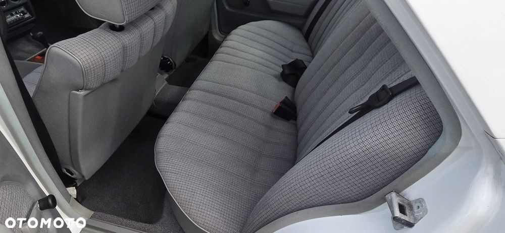 Mercedes-Benz 280 - 10