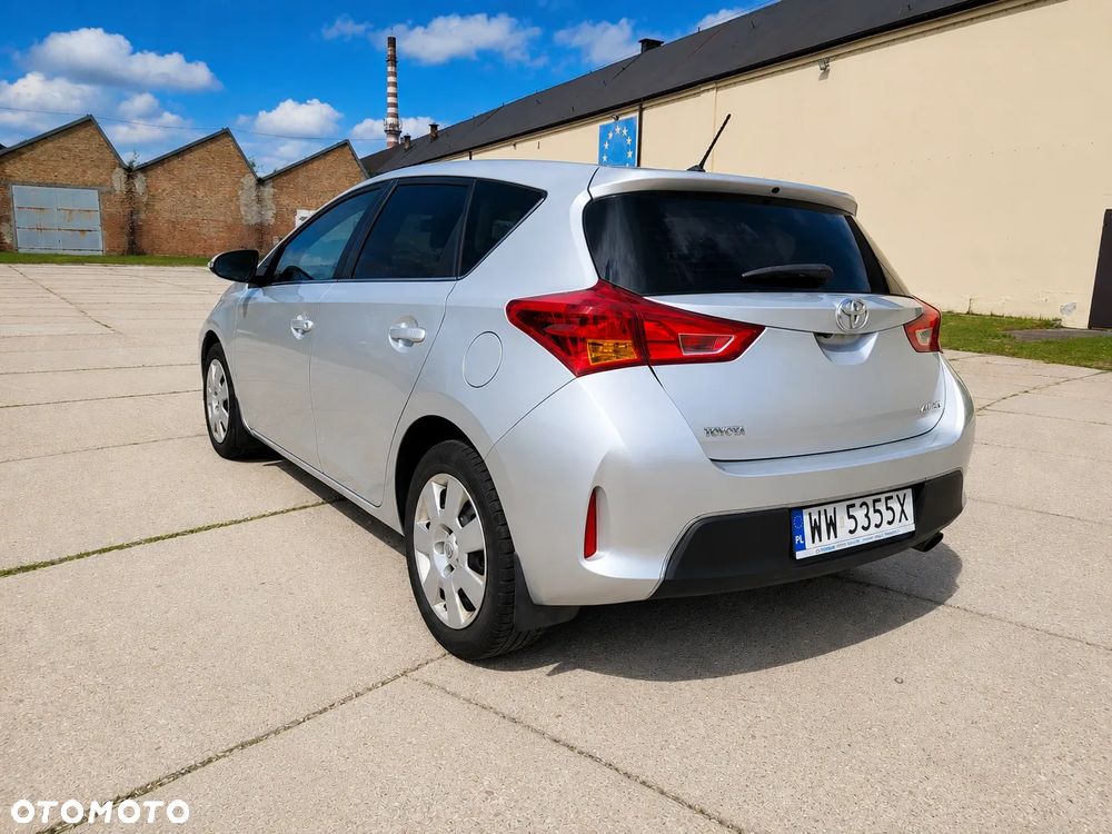 Toyota Auris 1.6 Premium - 8
