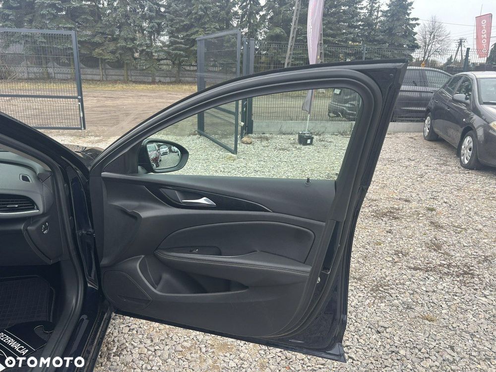 Opel Insignia - 36