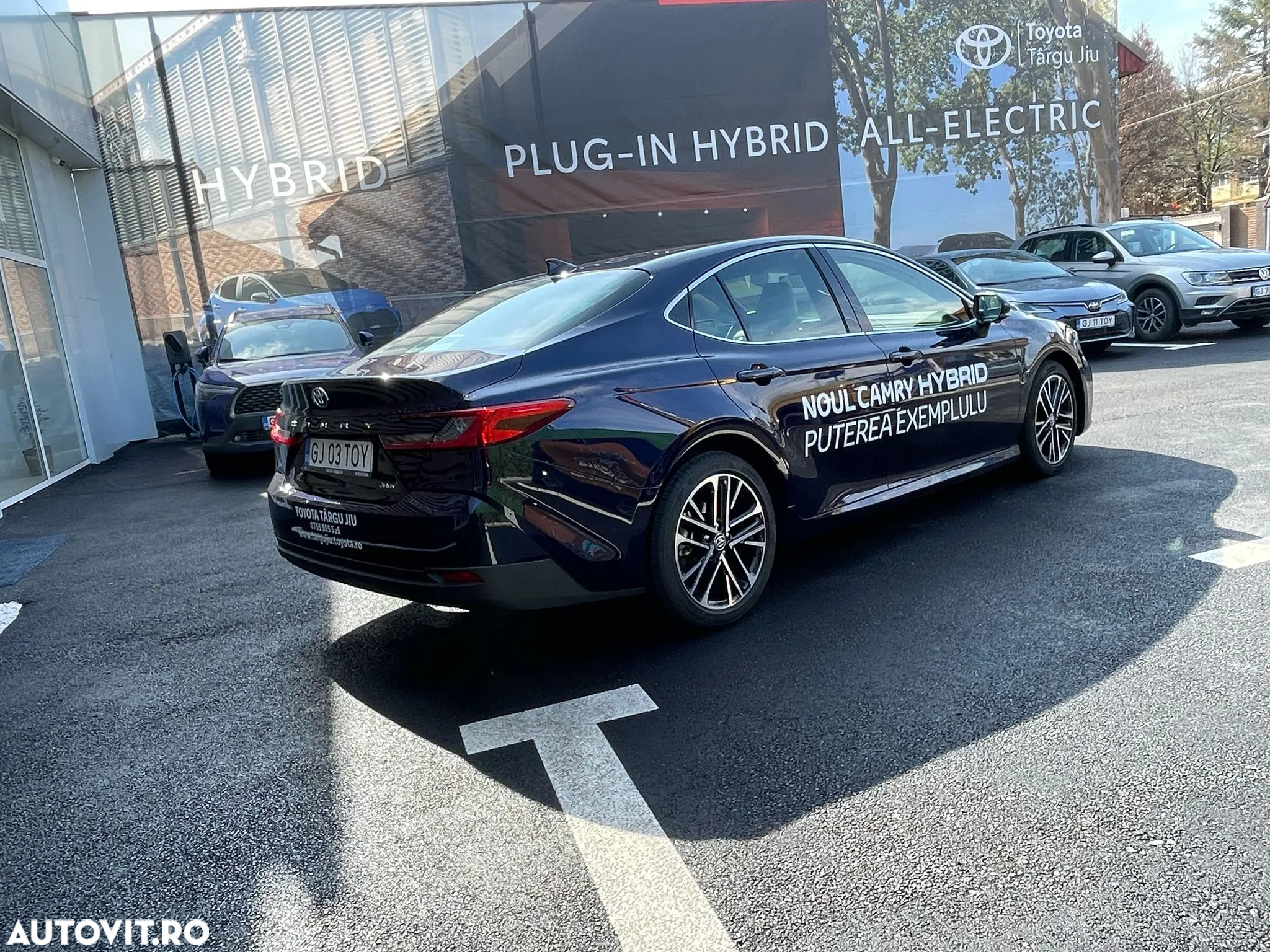 Toyota Camry 2.5 HEV Luxury - 3