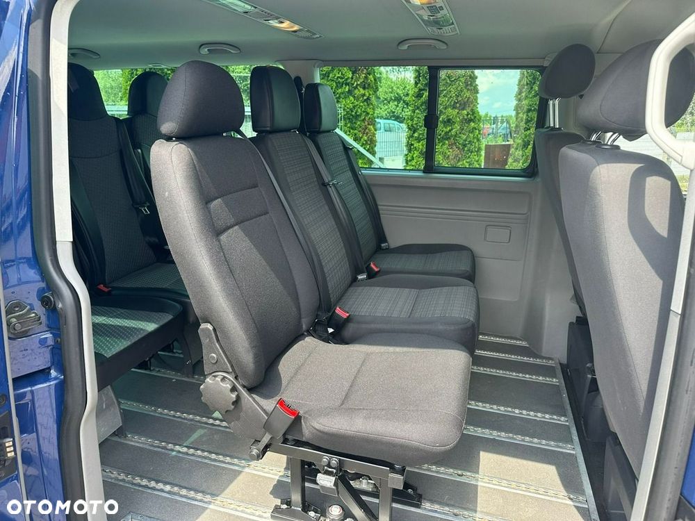 Volkswagen Caravelle - 13