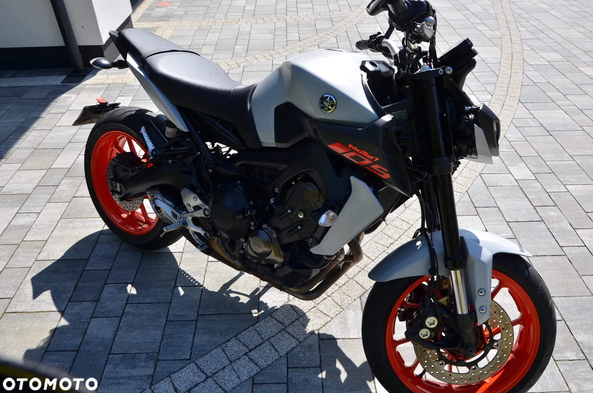 Yamaha MT - 5