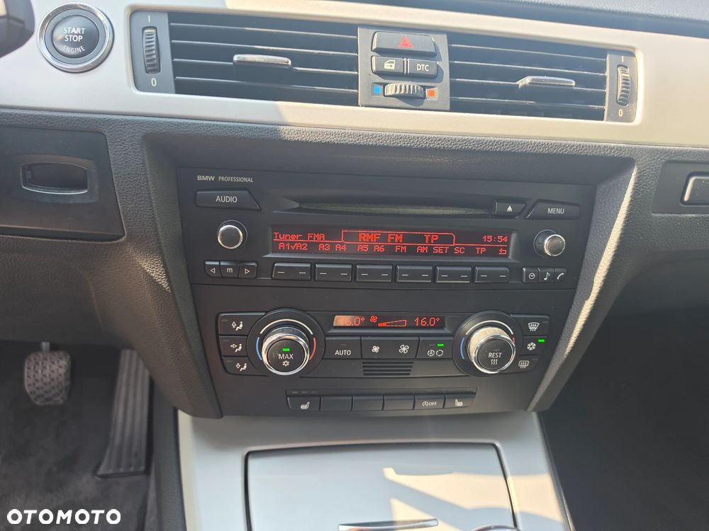 BMW Seria 3 320i - 7