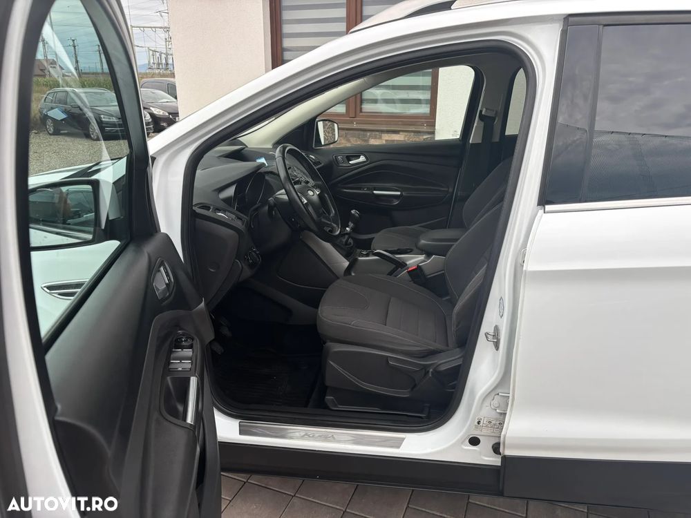 Ford Kuga - 13