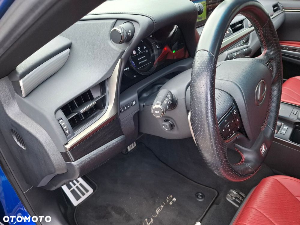 Lexus ES 300h F Sport Edition - 9