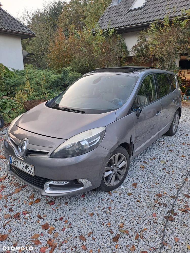 Renault Scenic 2012 photo 2