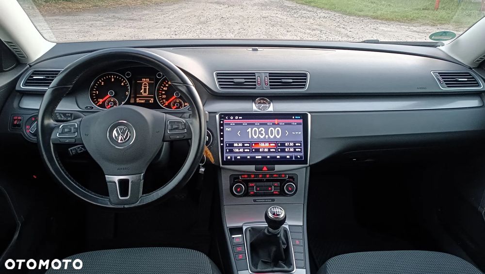 Volkswagen Passat 2.0 TDI Comfortline - 13