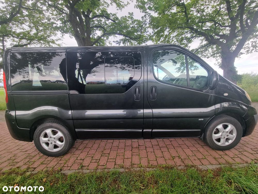 Opel Vivaro - 1