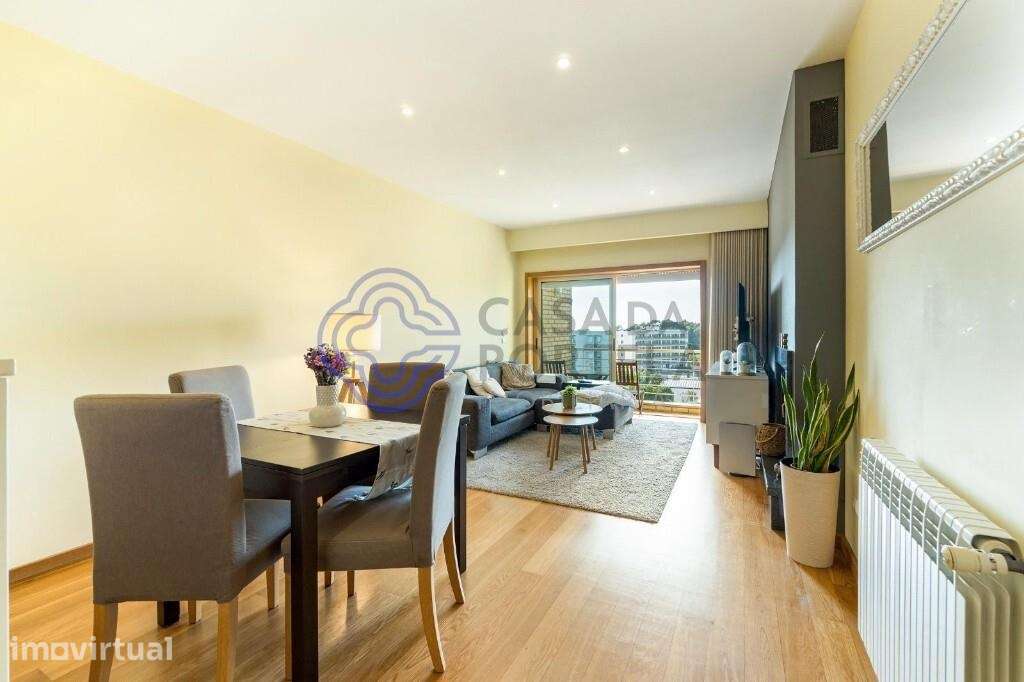 APARTAMENTO T2 EM CANIDELO GAIA, COM VARANDA, LUGAR DE GARAGEM A MENOS - Grande imagem: 2/23