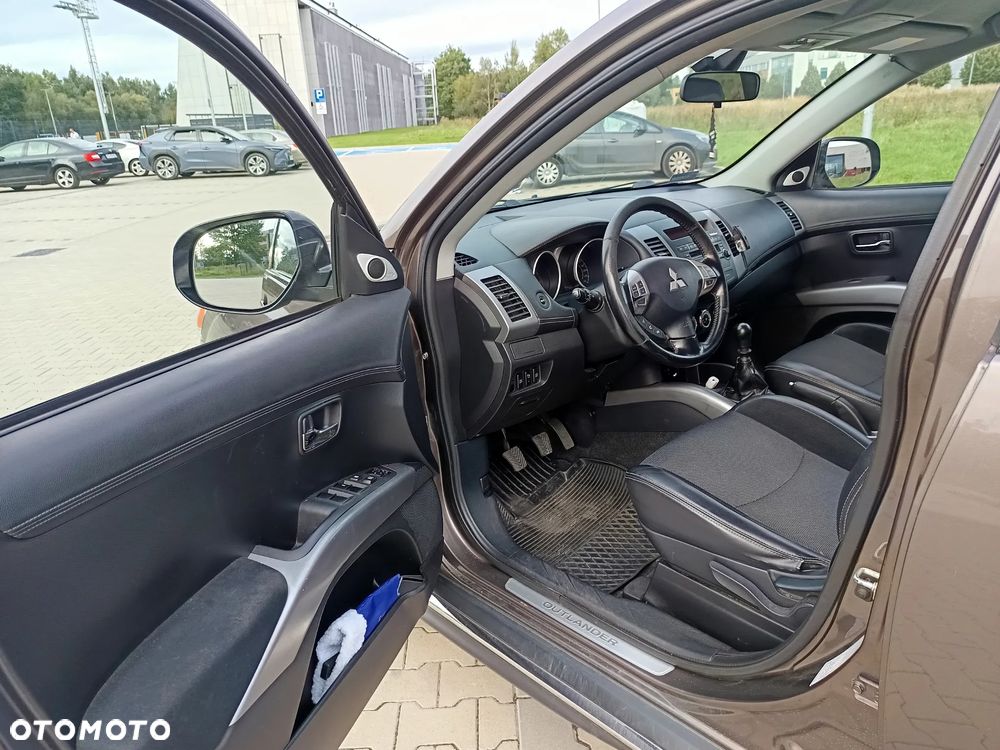 Mitsubishi Outlander 2.0 DID Invite SE - 18