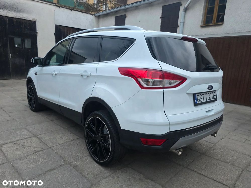 Ford Kuga 1.6 EcoBoost 2x4 Titanium - 5