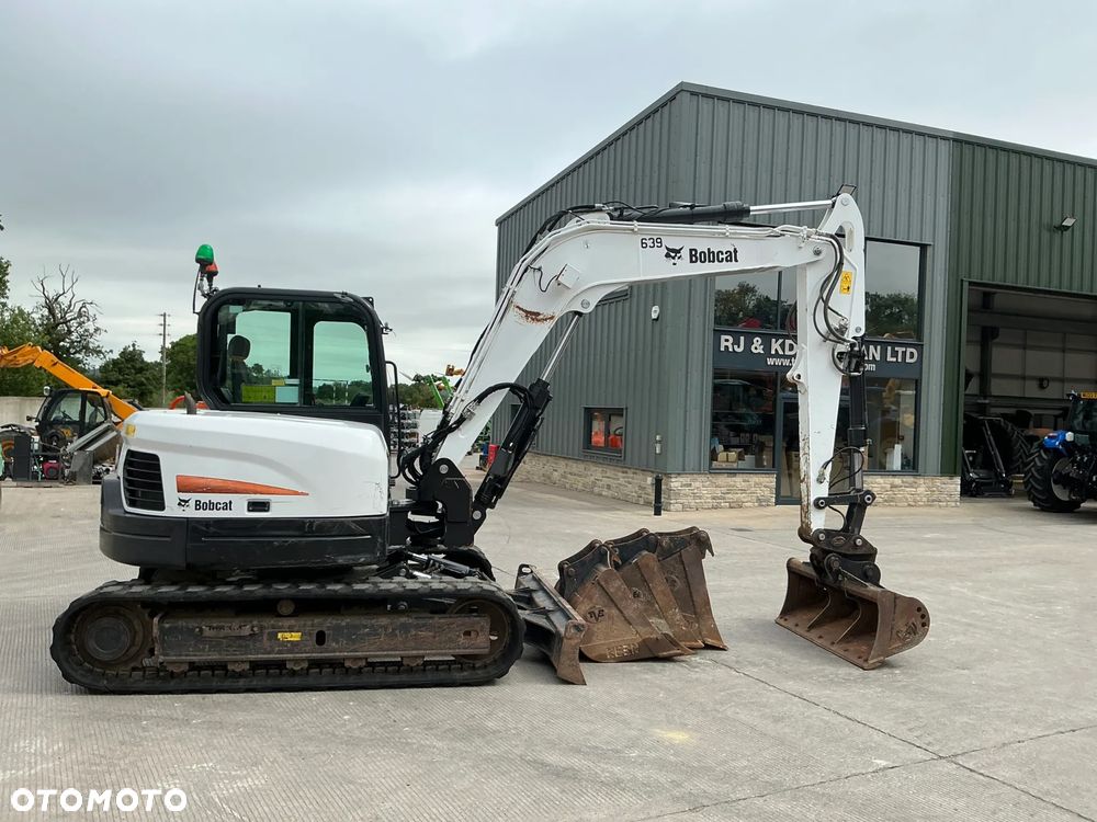 Bobcat E85 - 1
