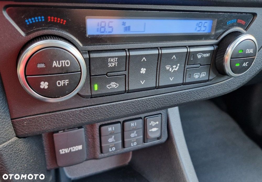 Toyota Auris 1.6 Executive - 23