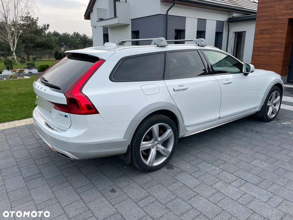 Volvo V90 Cross Country D5 AWD Ocean Race - 3